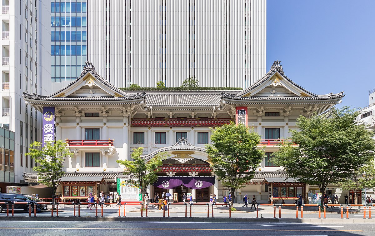 History and Attractions of the Kabuki-za Theater: Japan's Largest Kabuki Theater with 135 Years of Tradition