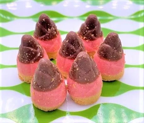 Meiji Takenoko no Sato Strawberry and chocolate flavor 64g × 10 pieces - NihonMura